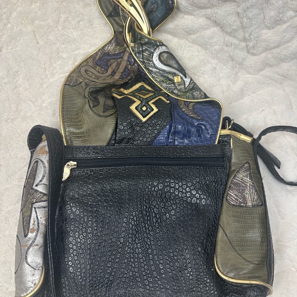 Incredibly handcrafted with multiple different kinds of leathers, all genuine - Picture 3 of 4